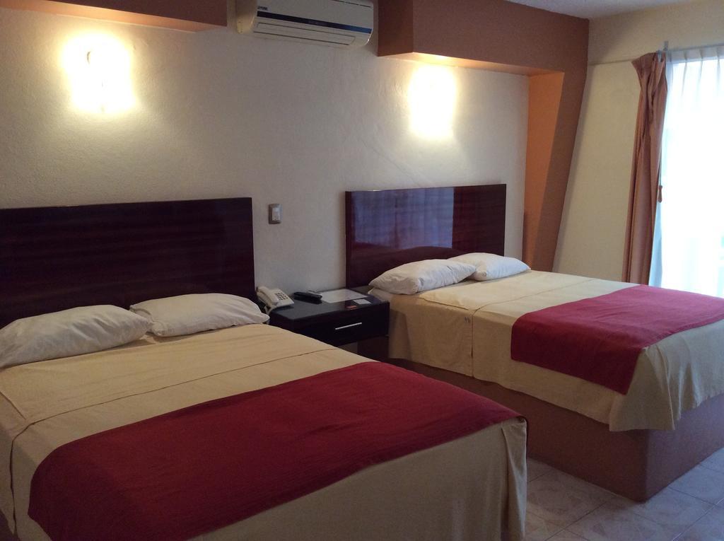 Hotel La Media Luna Inn Huejutla de Reyes Zimmer foto