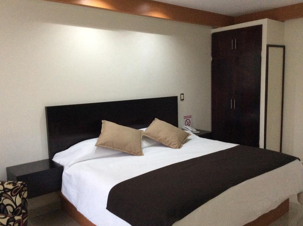 Hotel La Media Luna Inn Huejutla de Reyes Zimmer foto